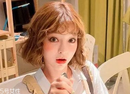 短發(fā)波波頭怎么樣好看 知性又輕熟的韓式中分短發(fā) 短發(fā)波波頭怎么樣好看 知性又輕熟的韓式中分短發(fā)