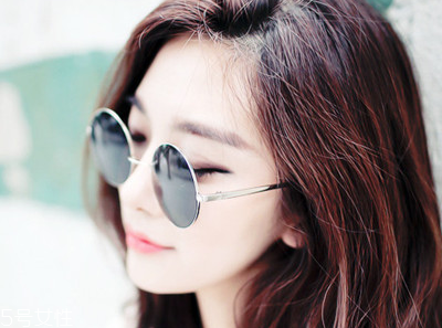 2022最流行的發(fā)色顯白？不同膚色適合不同發(fā)色