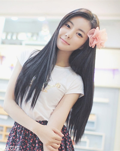 小個(gè)子女生適合什么發(fā)型？蓬松隨意效果