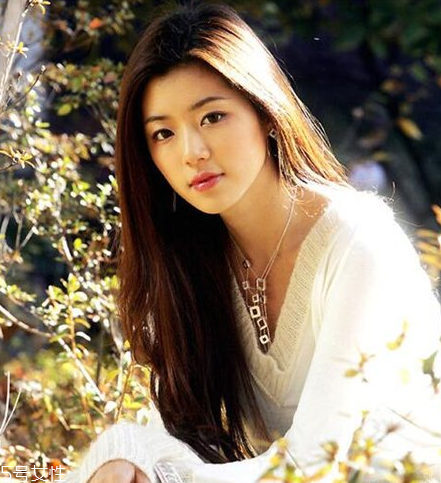 顯白的棕色系發(fā)色有哪些？棕色系發(fā)色大盤點(diǎn)