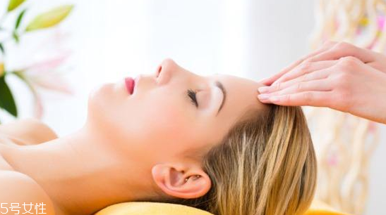 冬天頭發(fā)干燥怎么辦？試試給頭發(fā)做水療