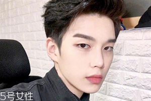 2018男生流行什么發(fā)型款式？2018男生染發(fā)顏色推薦