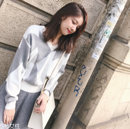 毛衣是不是都起球？跟毛衣材質(zhì)有關(guān)