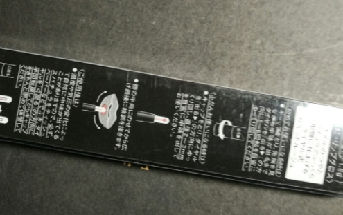 唇彩和口紅哪個危害大？