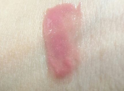 唇彩和口紅哪個危害大？