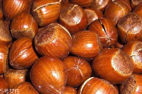 微波爐烤榛子多長時(shí)間 幾分鐘即可 微波爐烤榛子多長時(shí)間 幾分鐘即可