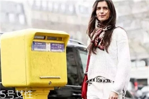 毛衣粘上口香糖怎么辦？巧妙運(yùn)用身邊物