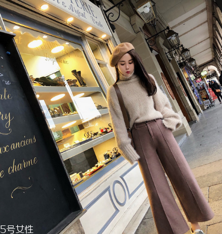 毛衣粘了碎頭發(fā)怎么辦？巧妙利用透明膠帶