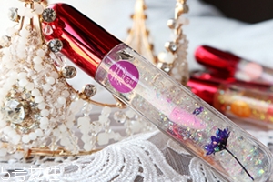 唇彩怎么涂？按照步驟涂抹