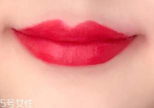 唇彩怎么涂？按照步驟涂抹