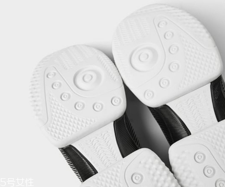 zara低配版巴黎世家襪子鞋多少錢(qián)_在哪買(mǎi)？