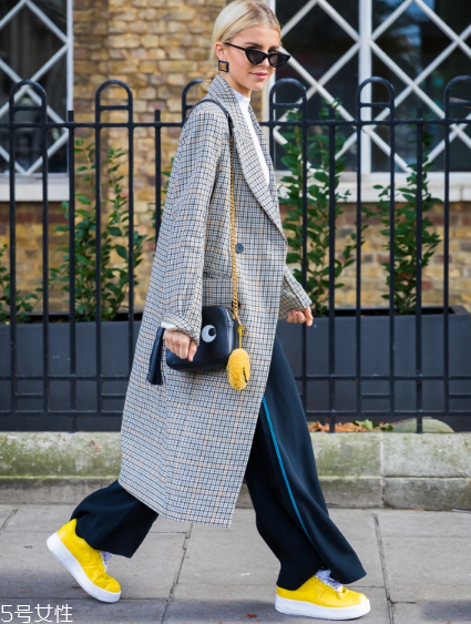 闊腿褲冬天怎么搭配？過一個時髦的冬天