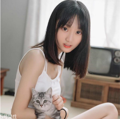 齊肩直發(fā)染什么顏色好看？簡(jiǎn)單好看的齊肩發(fā)扎法