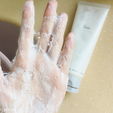 ipsa茵芙莎水潤(rùn)美白去角質(zhì)洗面奶好用嗎 ipsa茵芙莎水潤(rùn)美白去角質(zhì)洗面奶好用嗎