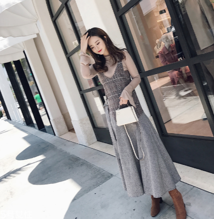 中長(zhǎng)款連衣裙怎么搭配？新年聚餐的首選穿搭