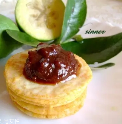 費(fèi)約果的營(yíng)養(yǎng)價(jià)值與功效作用 費(fèi)約果的營(yíng)養(yǎng)價(jià)值與功效作用