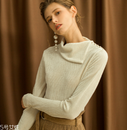絲絨毛衣怎么搭配？優(yōu)雅氣質(zhì)全靠它