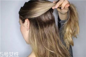 女生冬天長(zhǎng)發(fā)怎么編好看？長(zhǎng)發(fā)妹紙才懂得的痛