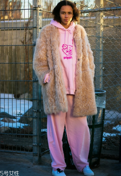 皮草搭配什么鞋子好看？四款鞋子搭配任你選