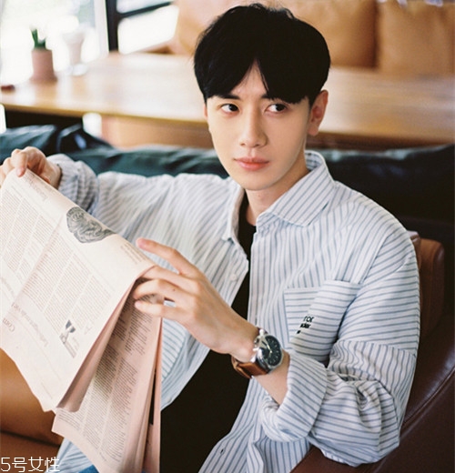 2018男生流行什么發(fā)型款式？2018男生染發(fā)顏色推薦