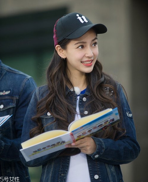 戴棒球帽適合什么發(fā)型？一分鐘學會15種新發(fā)型