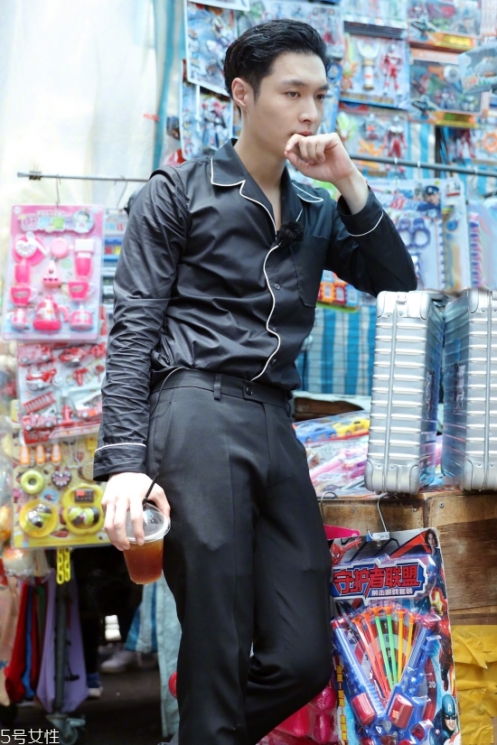 2018男生流行什么發(fā)型款式？2018男生染發(fā)顏色推薦