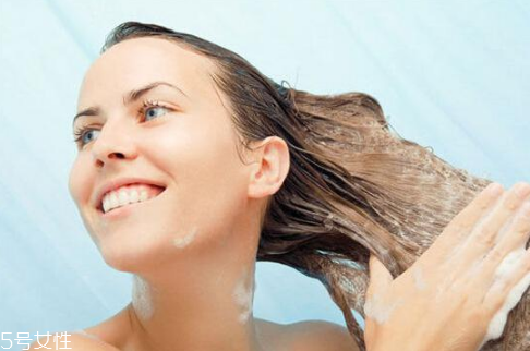 掉頭發(fā)用哪種洗發(fā)水好？姜水洗頭能生發(fā)