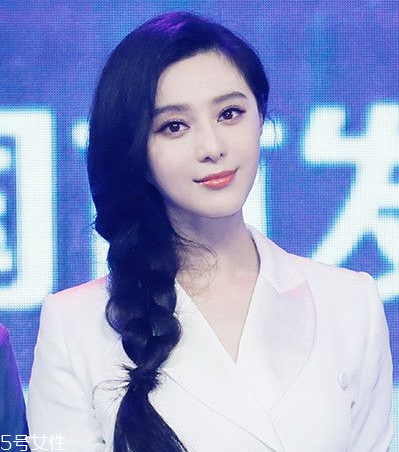 女生冬天長(zhǎng)發(fā)怎么編好看？長(zhǎng)發(fā)妹紙才懂得的痛