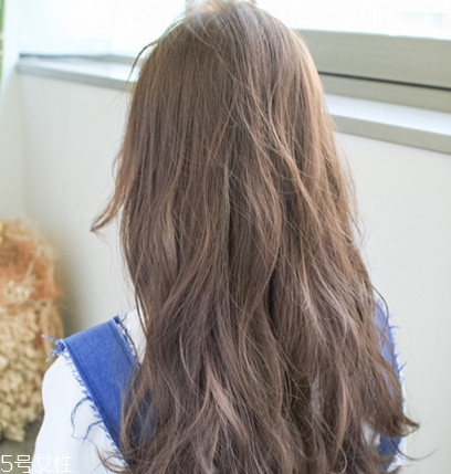 顯白的棕色系發(fā)色有哪些？棕色系發(fā)色大盤點(diǎn)