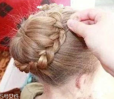 小女孩扎什么頭發(fā)好看？小公主發(fā)型大全