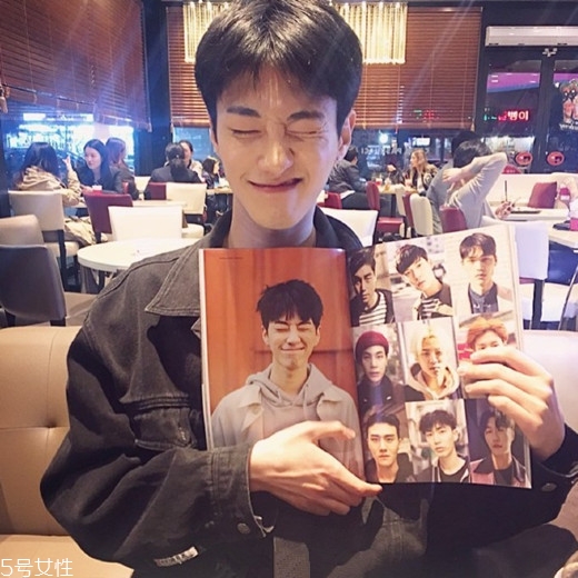 2022最流行發(fā)型顏色男生？男生潮流發(fā)型