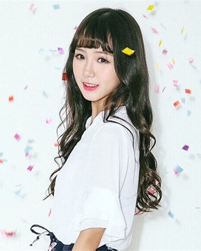 小個(gè)子女生適合什么發(fā)型？蓬松隨意效果