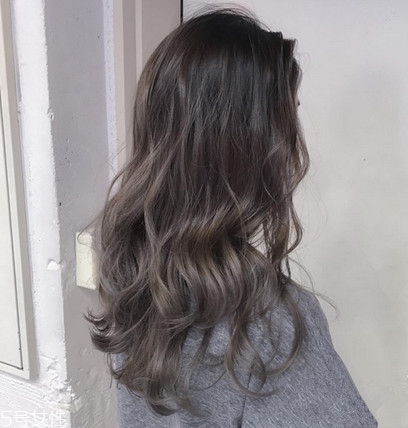 顯白的棕色系發(fā)色有哪些？棕色系發(fā)色大盤點(diǎn)