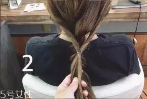 女生冬天長(zhǎng)發(fā)怎么編好看？長(zhǎng)發(fā)妹紙才懂得的痛