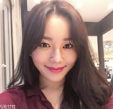 凌亂小卷中長發(fā)怎么弄好看？超美的凌亂小卷中長發(fā)