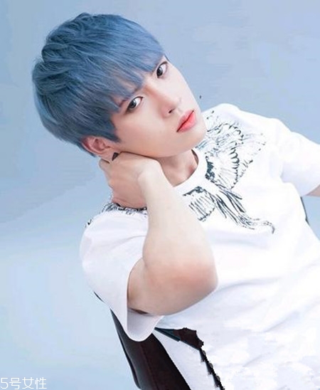 2022最流行發(fā)型顏色男生？男生潮流發(fā)型