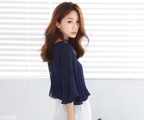 凌亂小卷中長發(fā)怎么弄好看？超美的凌亂小卷中長發(fā)