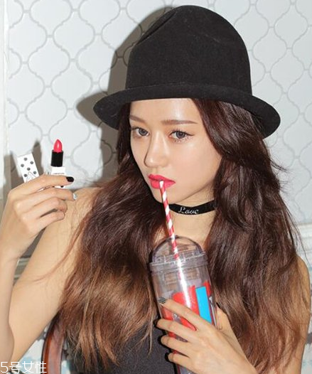 顯白的棕色系發(fā)色有哪些？棕色系發(fā)色大盤點(diǎn)