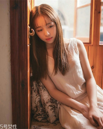 小個(gè)子女生適合什么發(fā)型？蓬松隨意效果