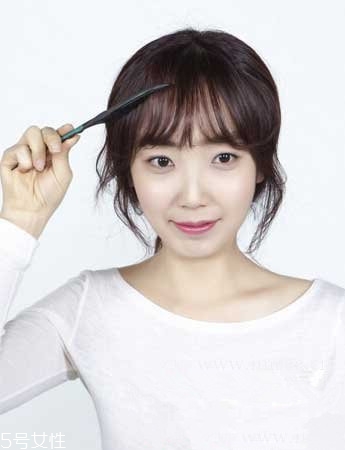 小女孩五角星辮子發(fā)型扎法 清純俏皮超可愛 小女孩五角星辮子發(fā)型扎法 清純俏皮超可愛