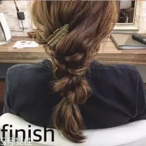 女生冬天長(zhǎng)發(fā)怎么編好看？長(zhǎng)發(fā)妹紙才懂得的痛