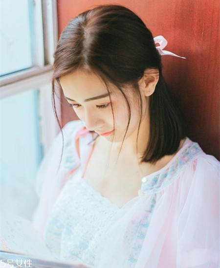 齊肩直發(fā)染什么顏色好看？簡(jiǎn)單好看的齊肩發(fā)扎法