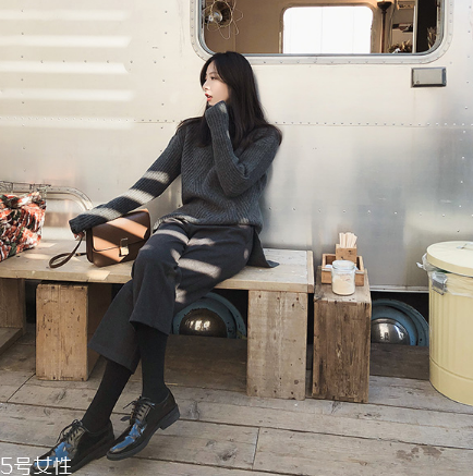 毛衣沾上口紅怎么處理？這樣就能洗掉了