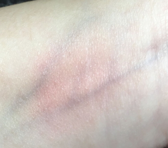 腮紅和高光哪個先用？