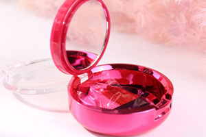 腮紅和散粉使用順序 腮紅散粉你知道先用哪個(gè)嗎？