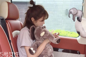 披肩發(fā)怎么扎好看？披肩發(fā)好看扎發(fā)圖解