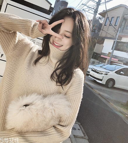 毛衣粘上羽絨毛怎么辦？五大妙招來助陣