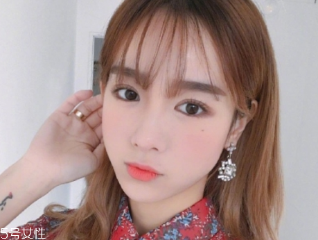 空氣劉海往上翹怎么辦？好前衛(wèi)的空氣劉海