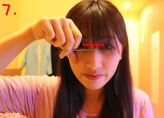 空氣劉海往上翹怎么辦？好前衛(wèi)的空氣劉海