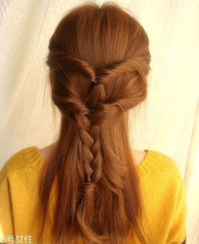披肩發(fā)怎么扎好看？披肩發(fā)好看扎發(fā)圖解